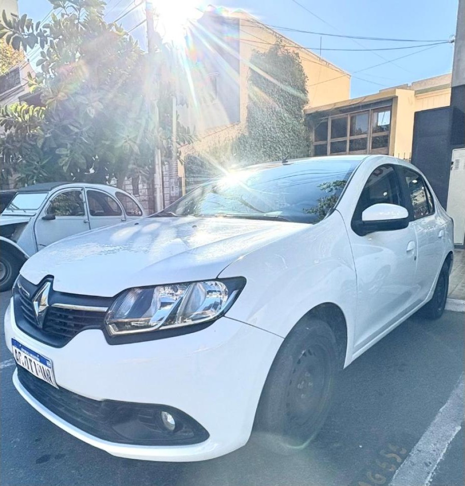 Renault Logan Expression 1.6 Año 2018 - 50.000 Km - $17.500.000