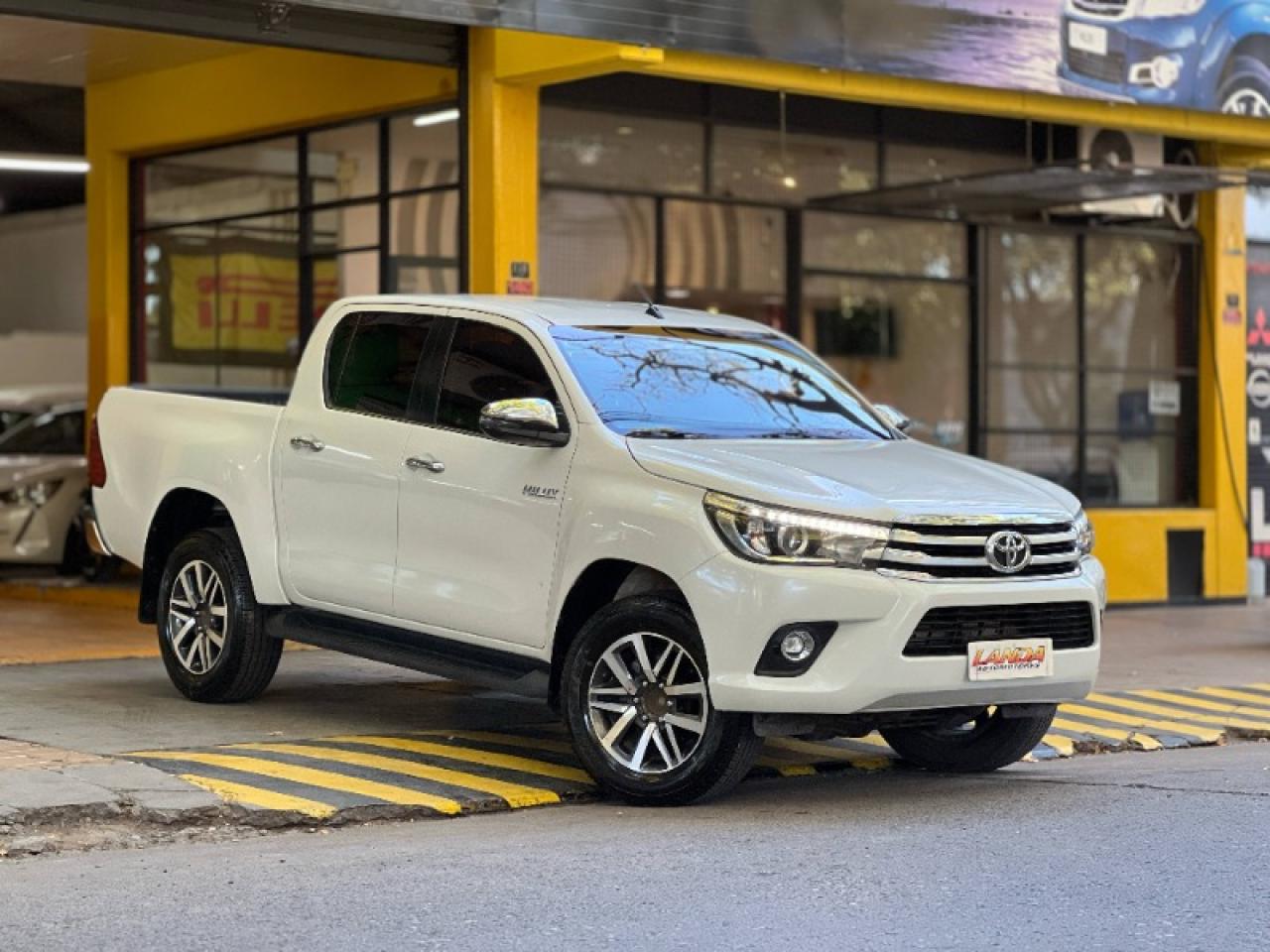 🚗 Toyota Hilux Srx 2.8 4x4 |🔢150.000km |📅2018| 🏛️ Retiras Con $27.600.000