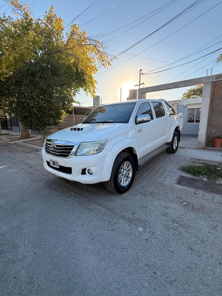 Toyota Hilux Srv 4x4 2014