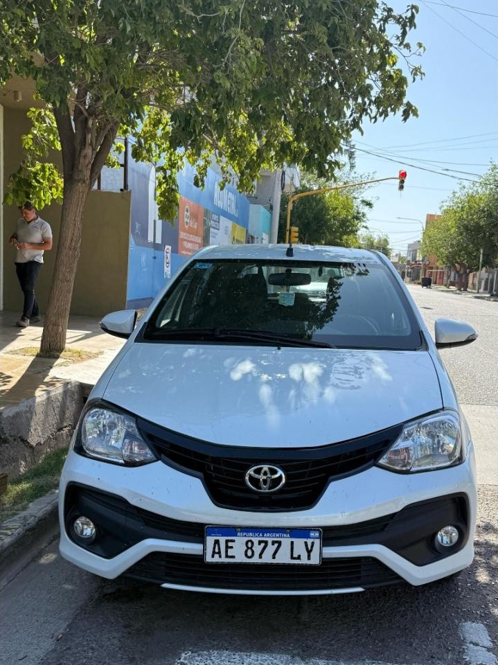 Toyota Etios Xls 1.5 4 Puertas Automático 2021