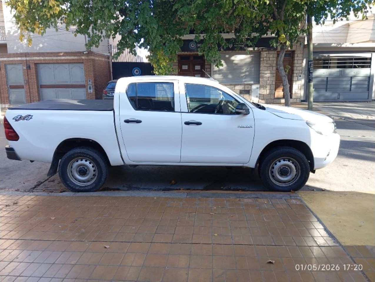 Toyota Hilux 4*4 Dx 2.4 Dc