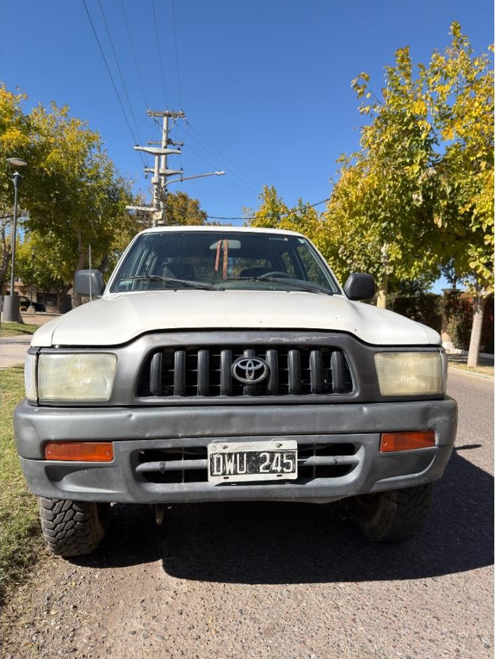 Toyota Hilux Dx 3.0 4x4