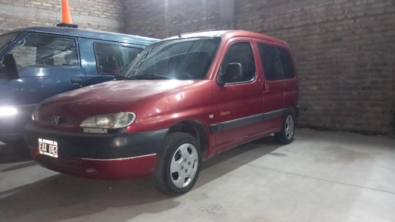 Peugeot Partner Patagonica Doble Portón Contado Unicamente