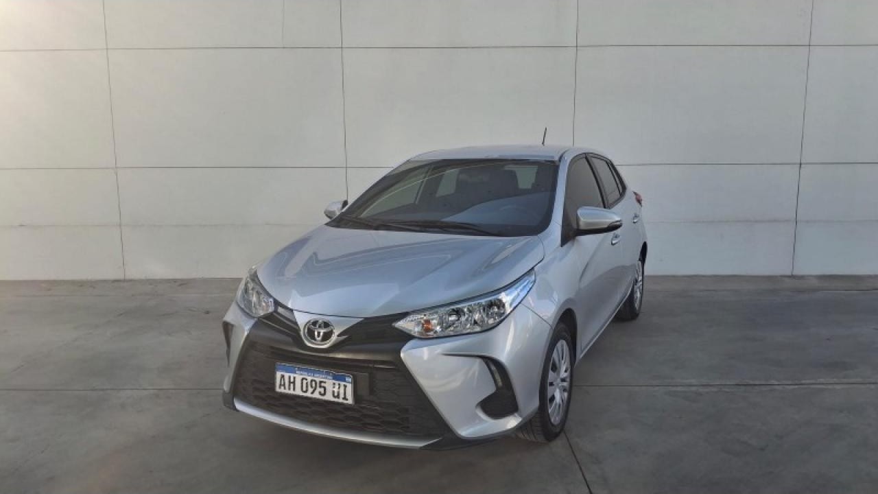 Toyota Yaris Xs 1.5 Cvt 5p 2025 $ 30.500.000+ Transferencia $ 1.220.000. Financiacion - Permuta