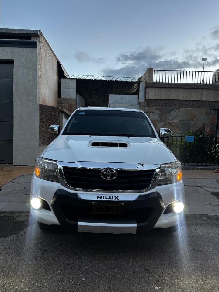 Toyata Hilux Srv 3.0 4x4 Manual 2013