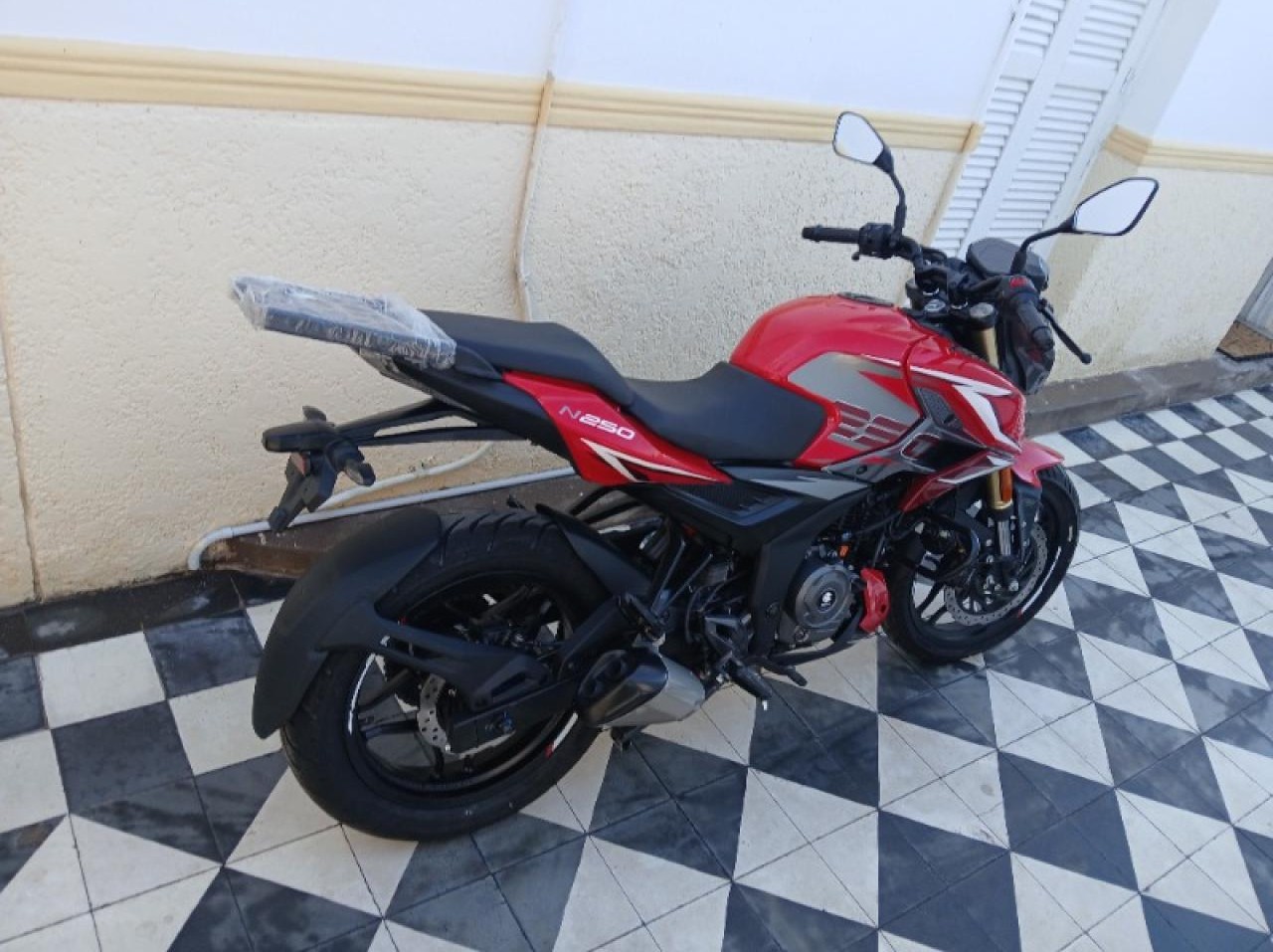 Bajaj Rowser N.250 Ug