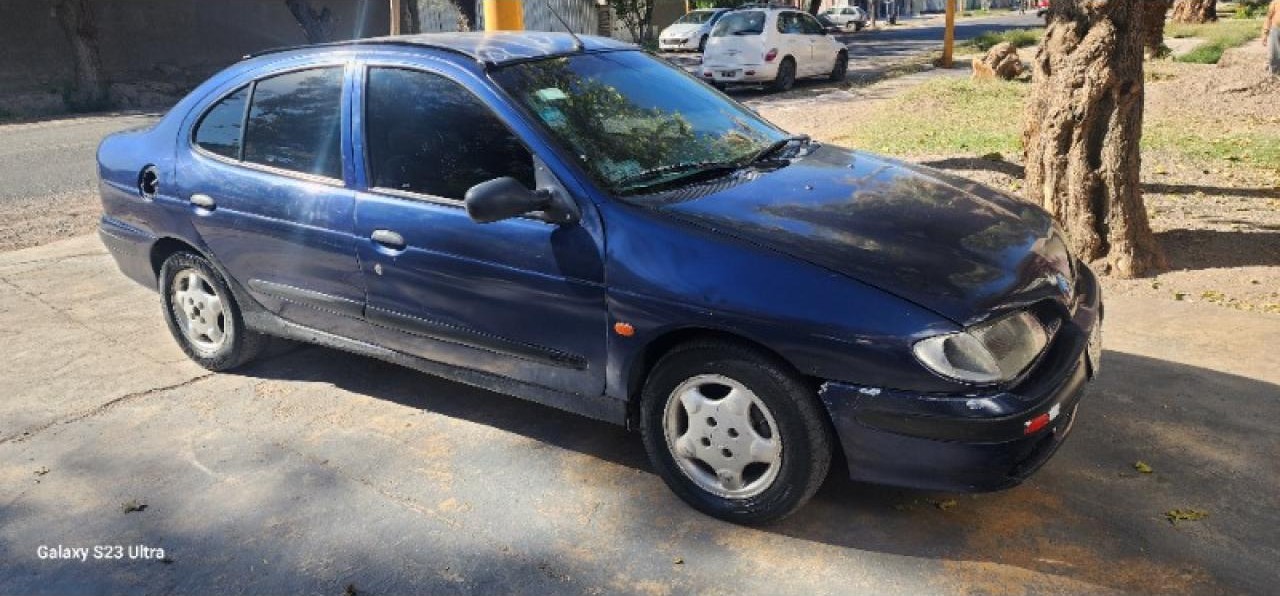 Renault Megane Nafta /1998