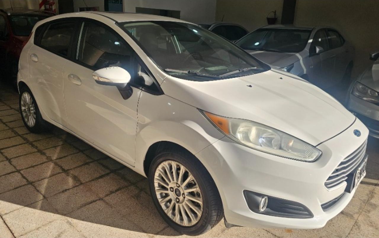 Ford Fiesta Kinetic 1.6 Se Plus At 2014