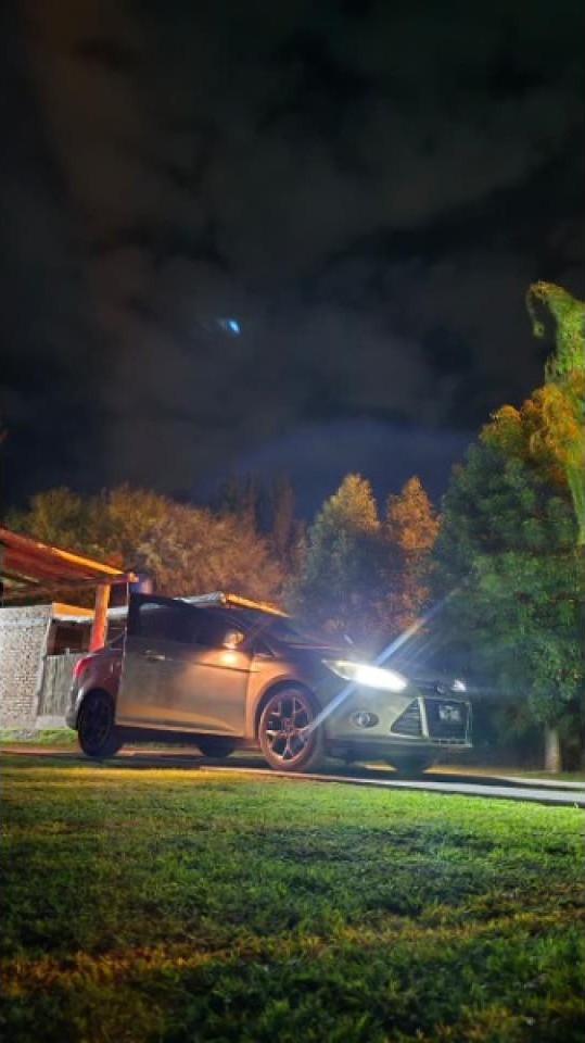 Ford Focus  Titanium 2.0