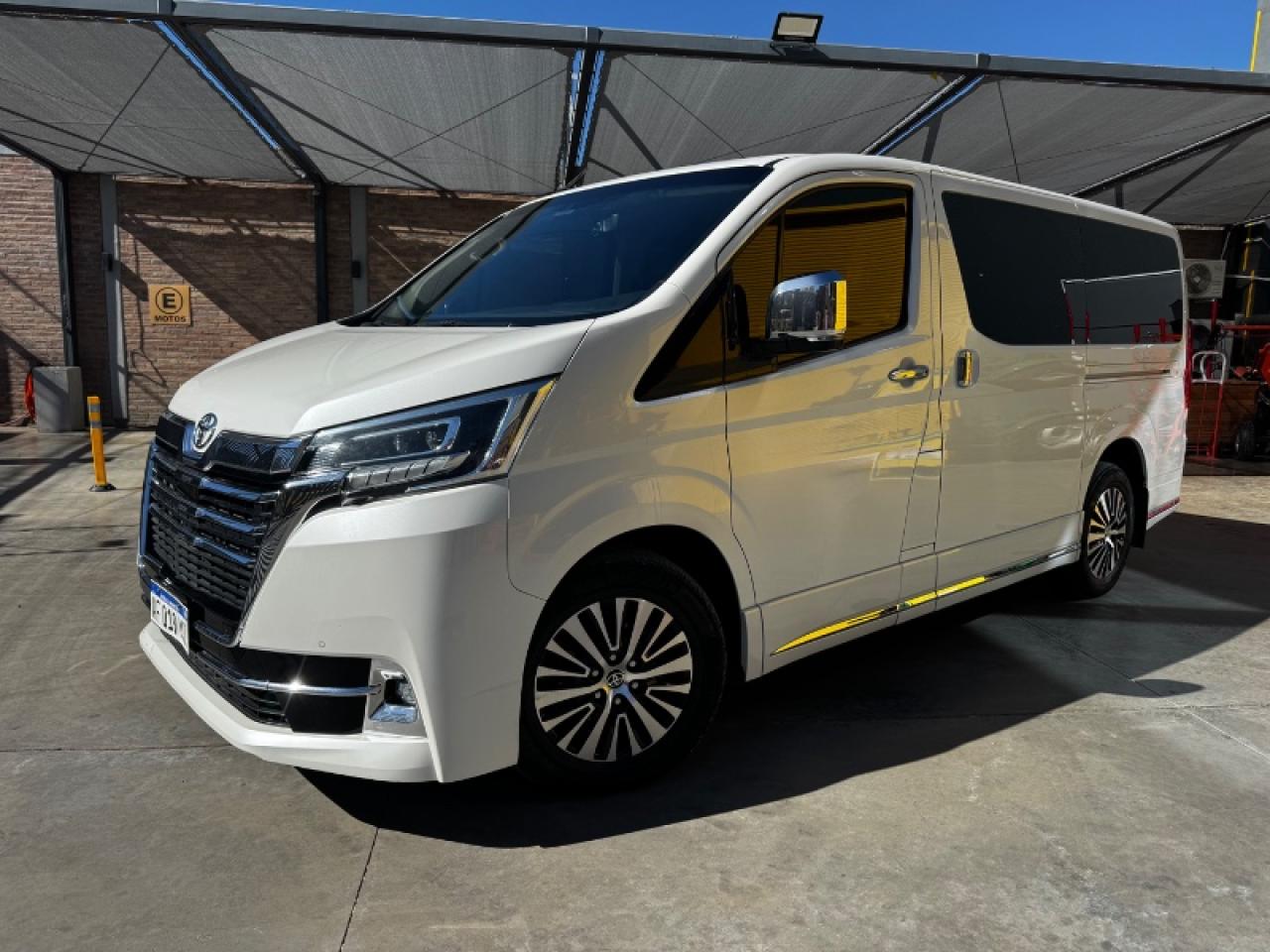 Toyota Hiace Premium 2022
