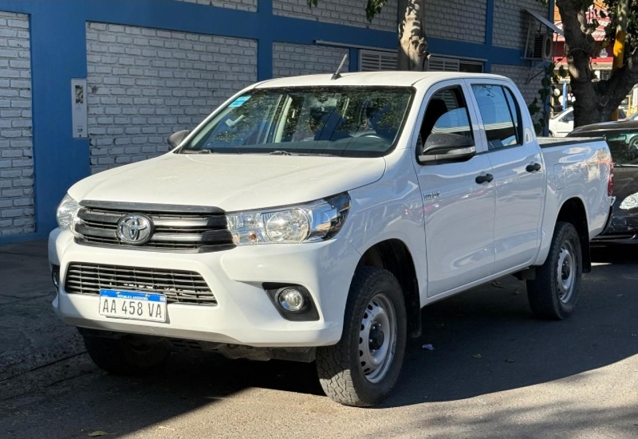 Toyota Hilux Dx 2016 4x4 Impecable