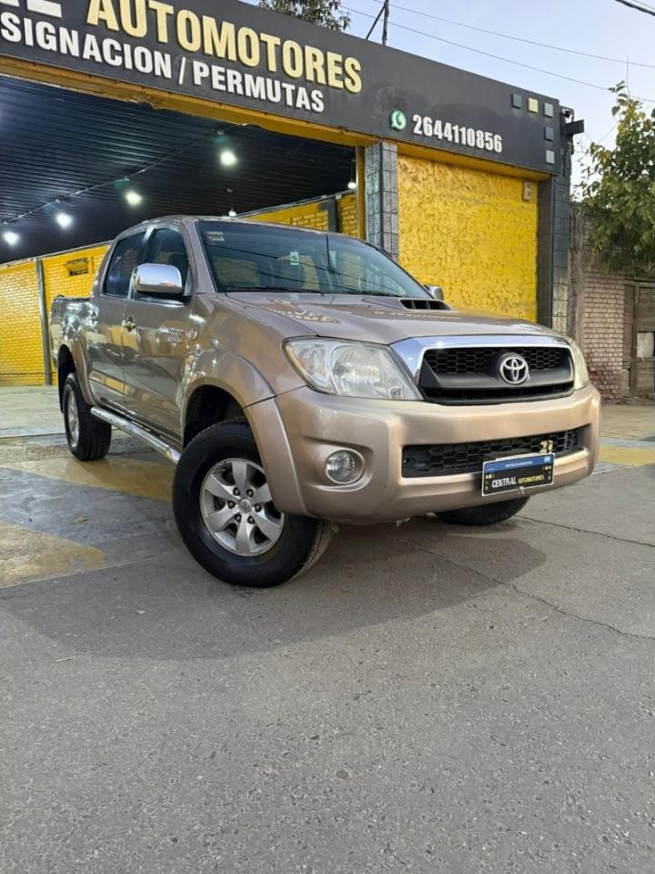 Toyota Hilux Srv 4x4 Cuero Automatica. Segundo Dueño