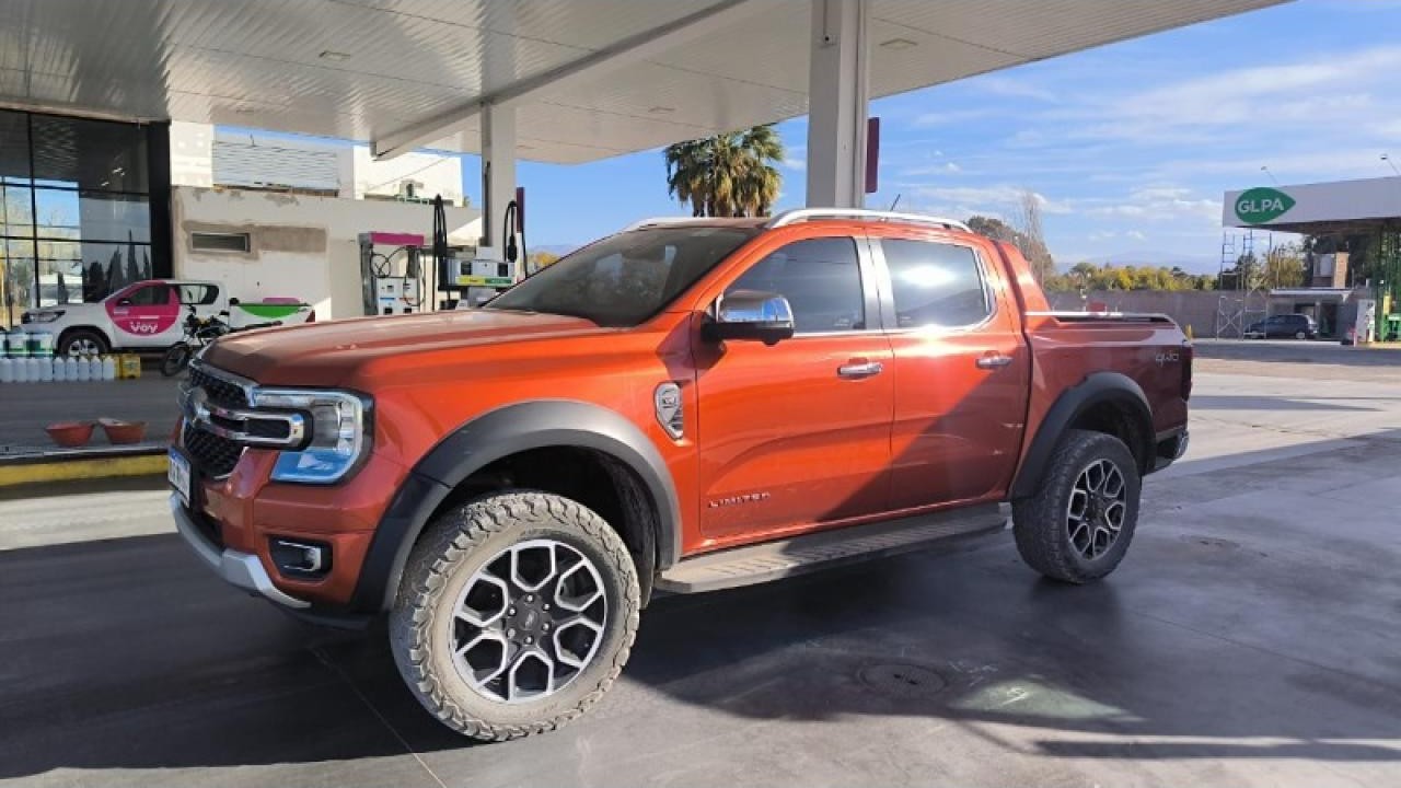Ford Ranger Limited Plus V6 - 2023. Liquido