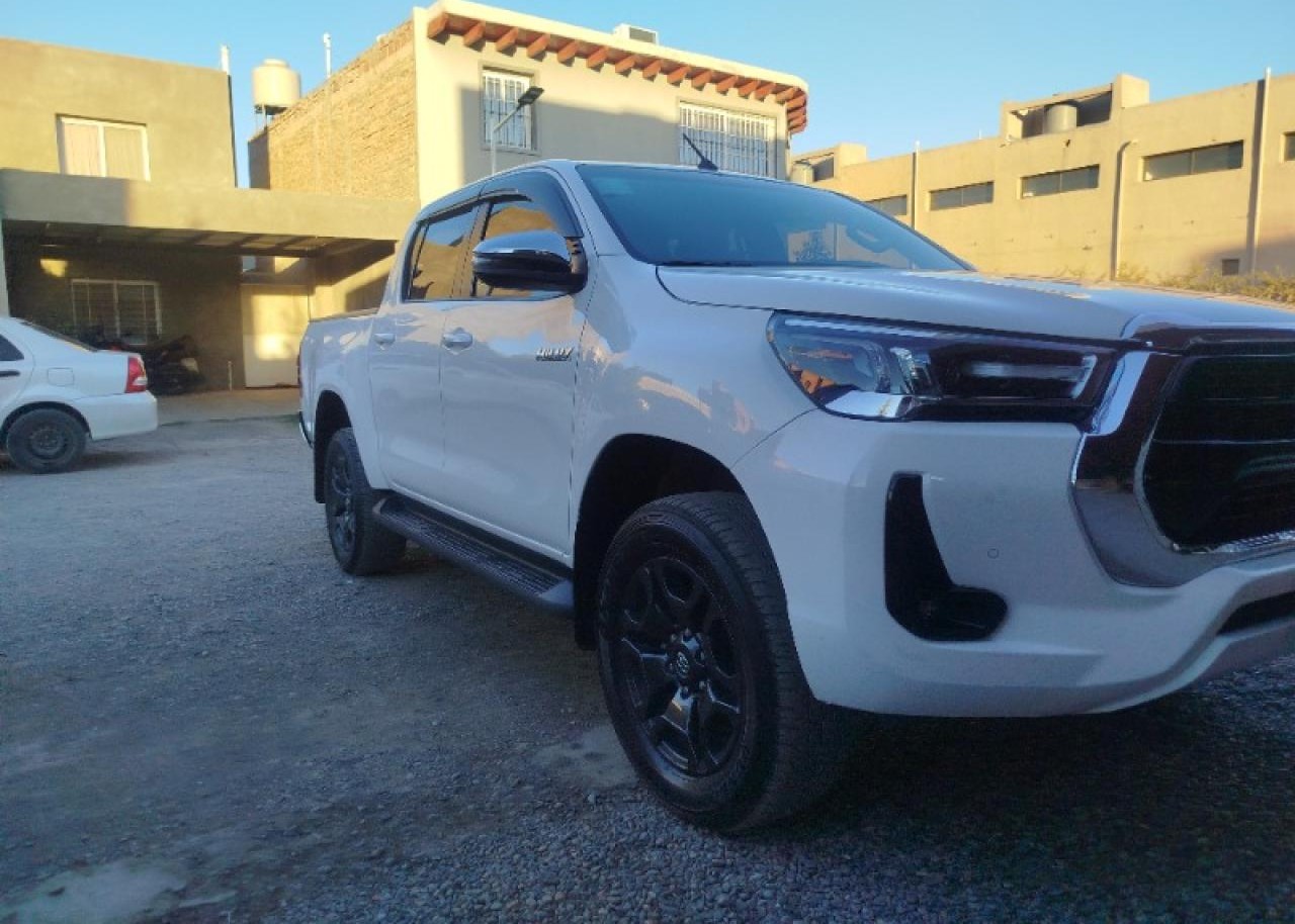 Toyota Hilux Srv - 60.000km - Titular - 4x2 Automática