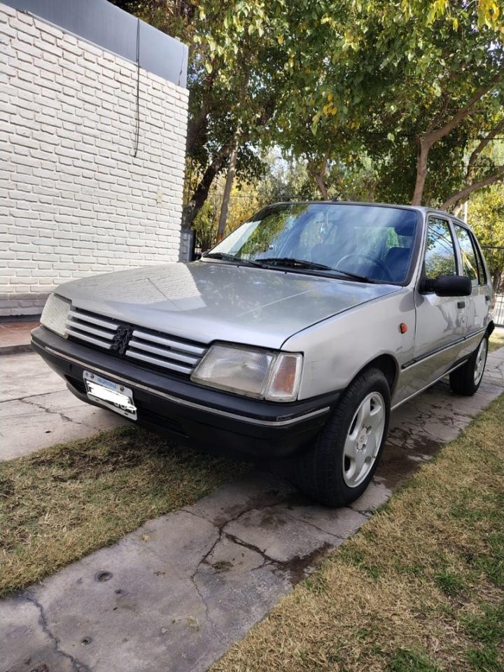 Peugeot 205 Gld