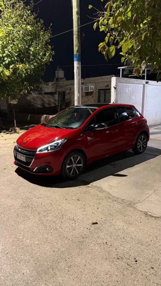 Vendo Peugeot 208 Feline 2017