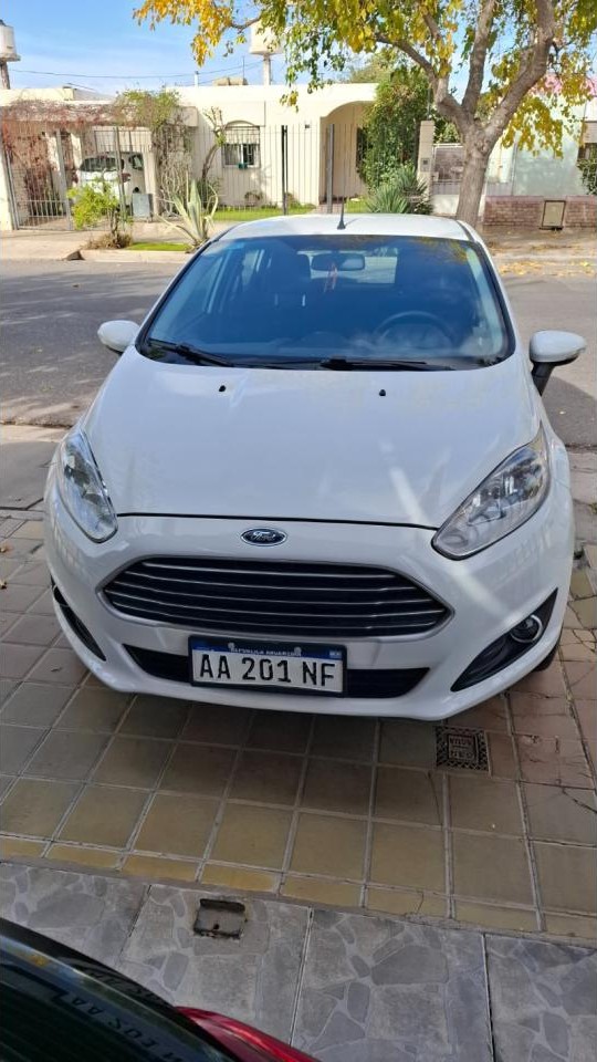 Ford Fiesta Kinetic 1.6 Se 2016 - Impecable Estado