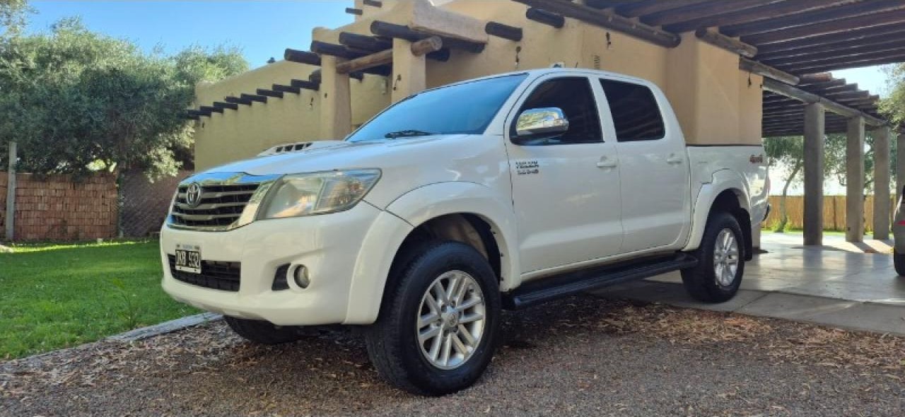 Toyota Hilux Srv 2014. **no Permuto**
