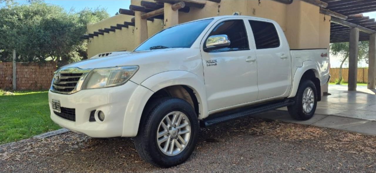 Toyota Hilux Srv 2014 4x4