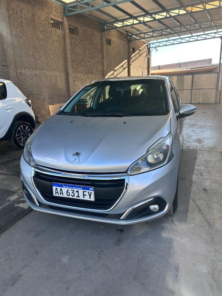 Peugueot 208 Allure 2016