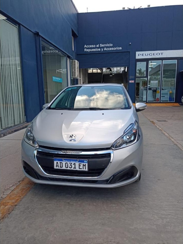 Peugeot 208 Active 1.6 2018 - Gris Metalizado - Impecable Estado