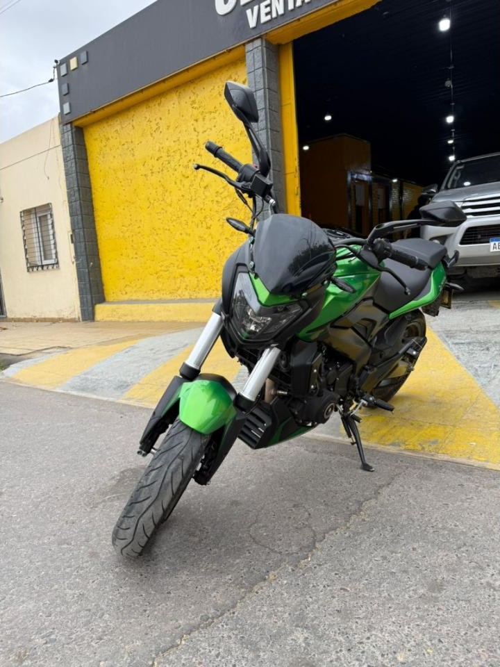 Dominar 400 Año 2023