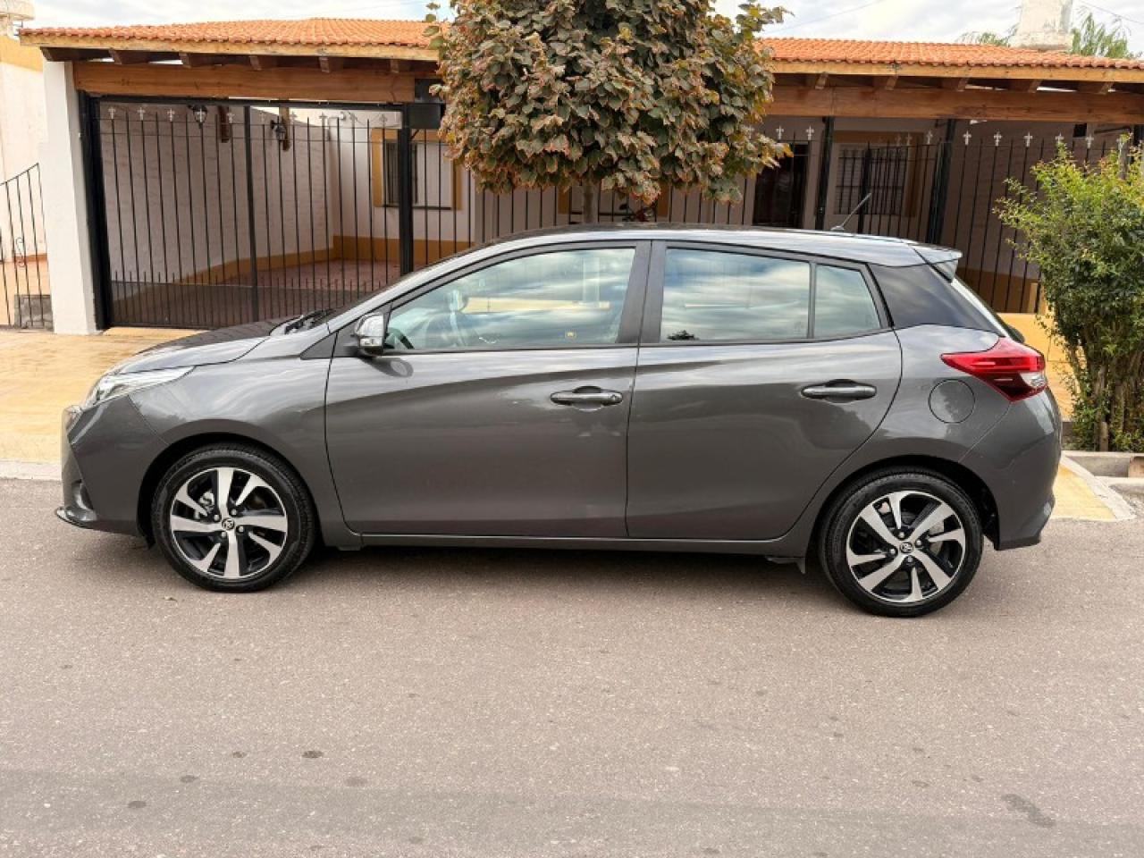 Toyota Yaris Xls - Pack Cuero