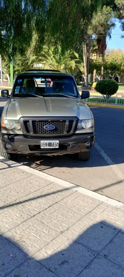 Vendo Ford Ranger 4x2 Xl