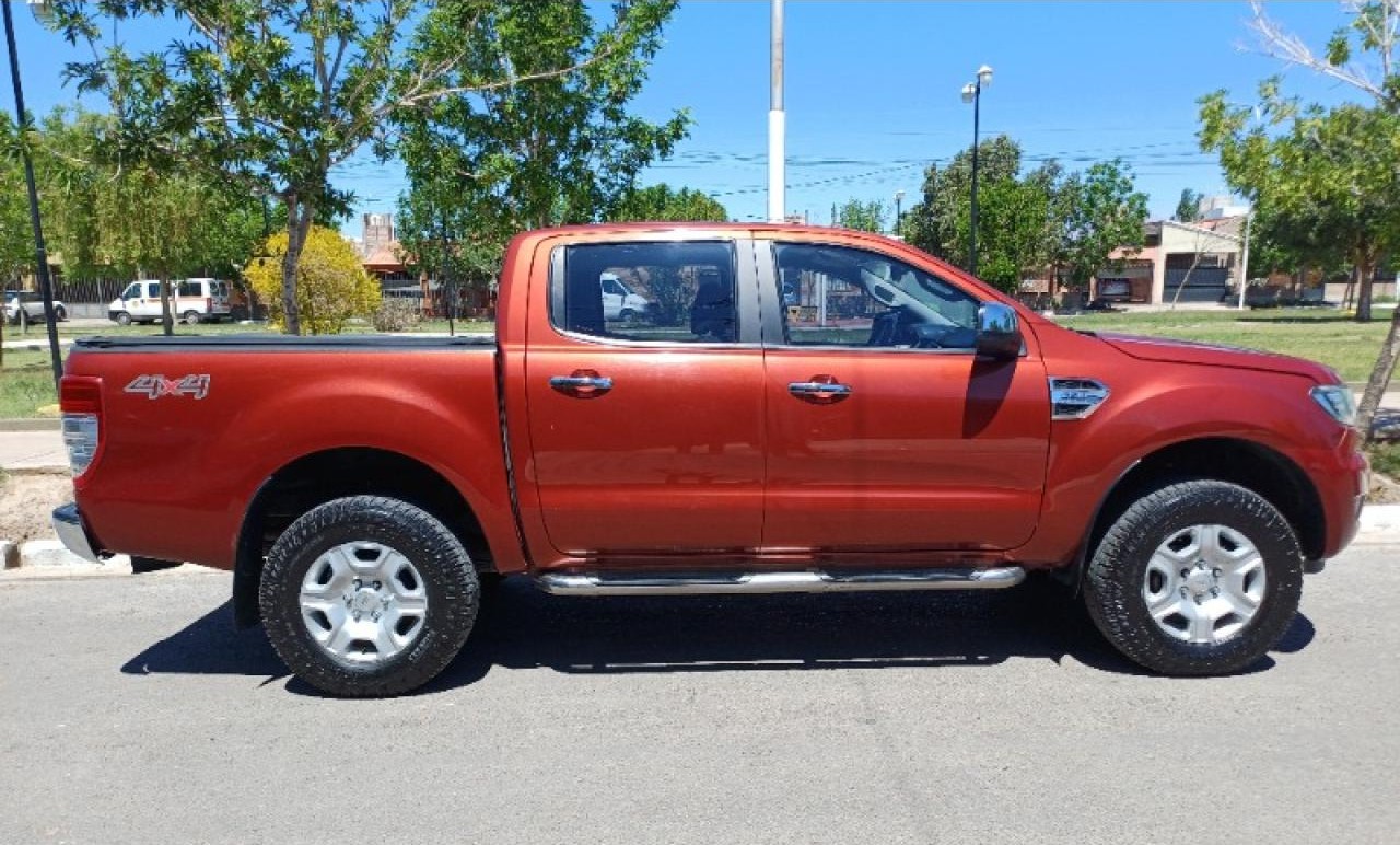 Ford Ranger Xlt 4x4 At 180000 Km, 2017. Titular
