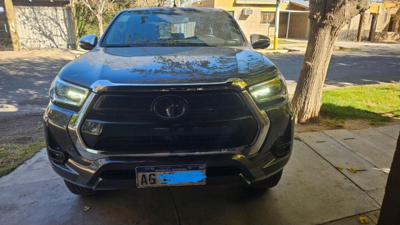 Toyota Hilux Srx 4x4 2023. 32000 Km Impecable Como Nueva
