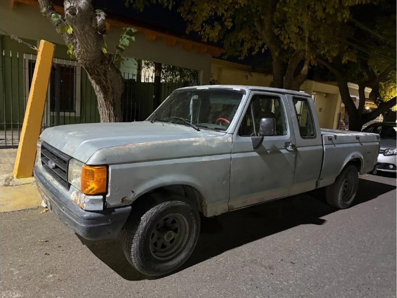 Ford F100 Supercab 4.9i Xl