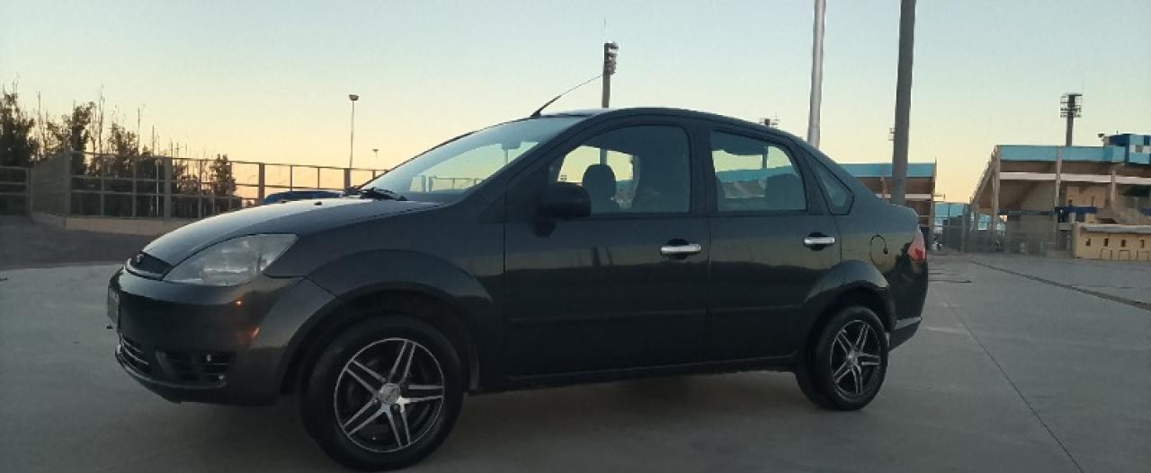 ✅ Ford Fiesta Max Impecable 💲 7.500.000. 2006