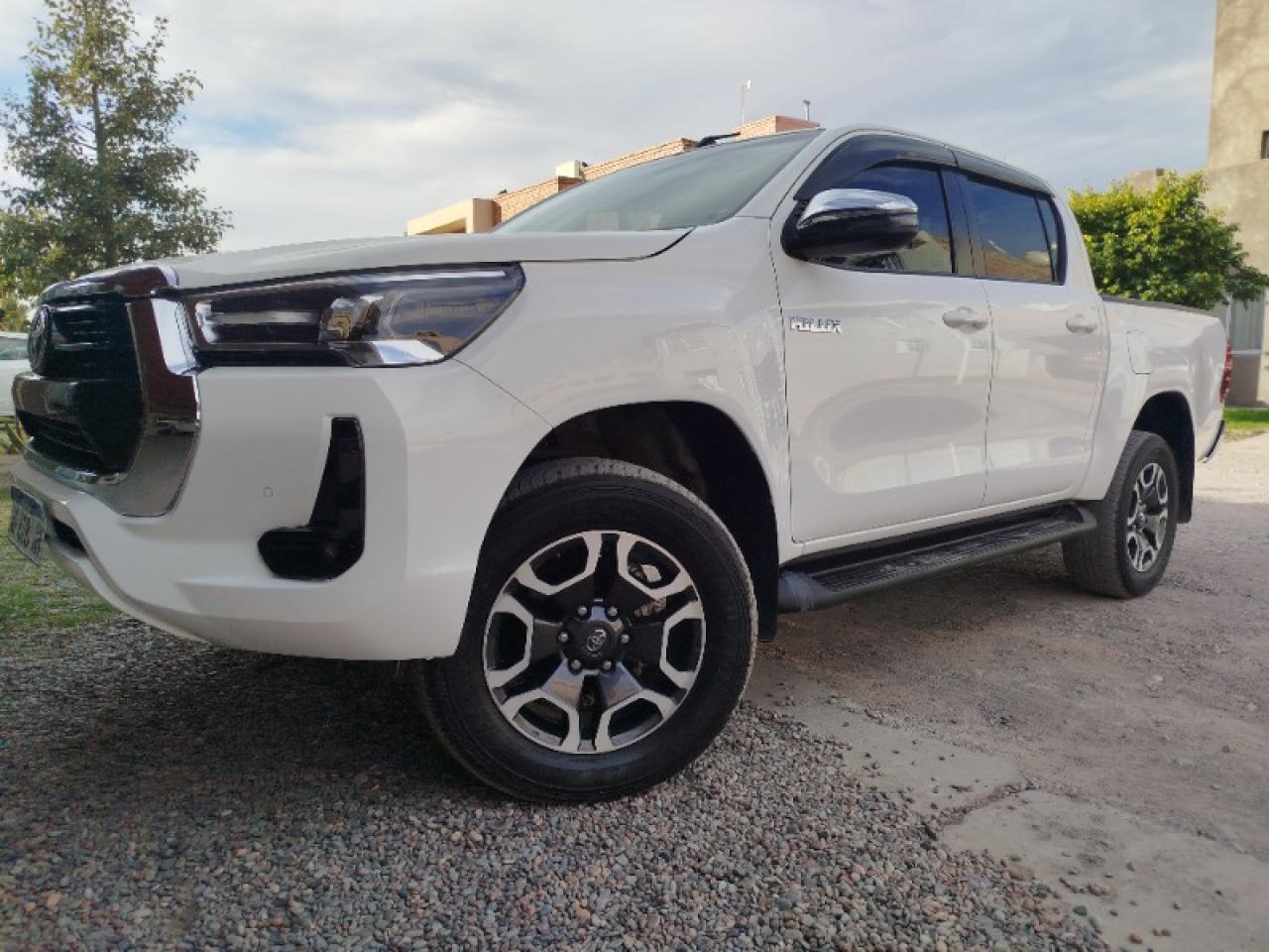Toyota Hilux Srv - 60.000km - Titular - 4x2 Automática