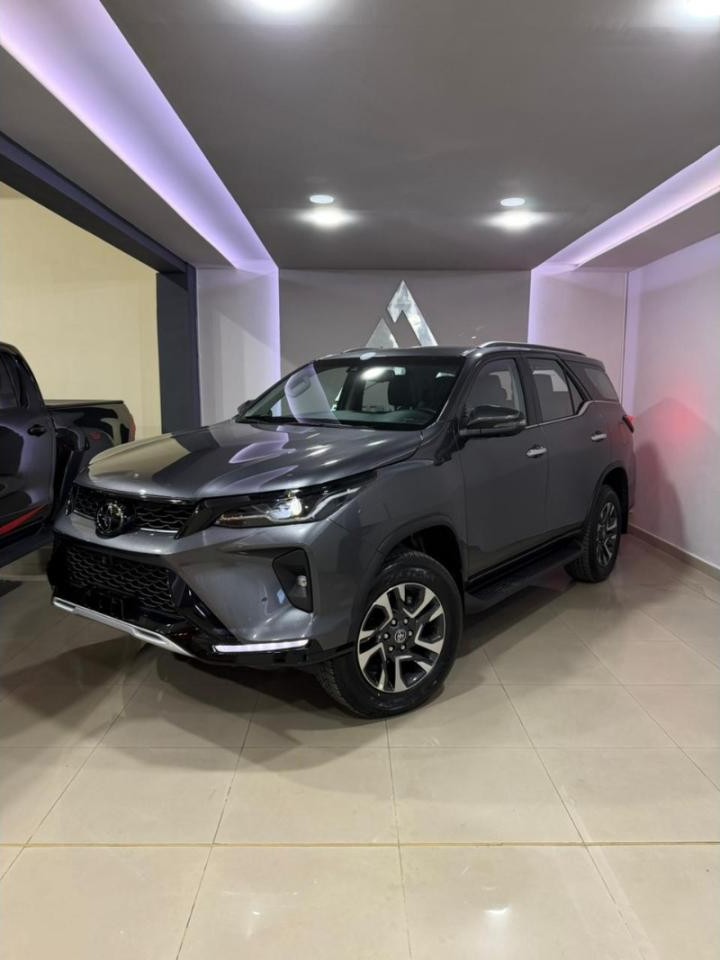 Toyota Hilux Sw4 Srx 4x4 At 2026 0km (unidad Fisica Disponible)