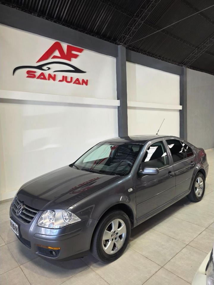 Volkswagen Bora 2.0 2009 Automatico Con Gnc 5ta Pocos Km