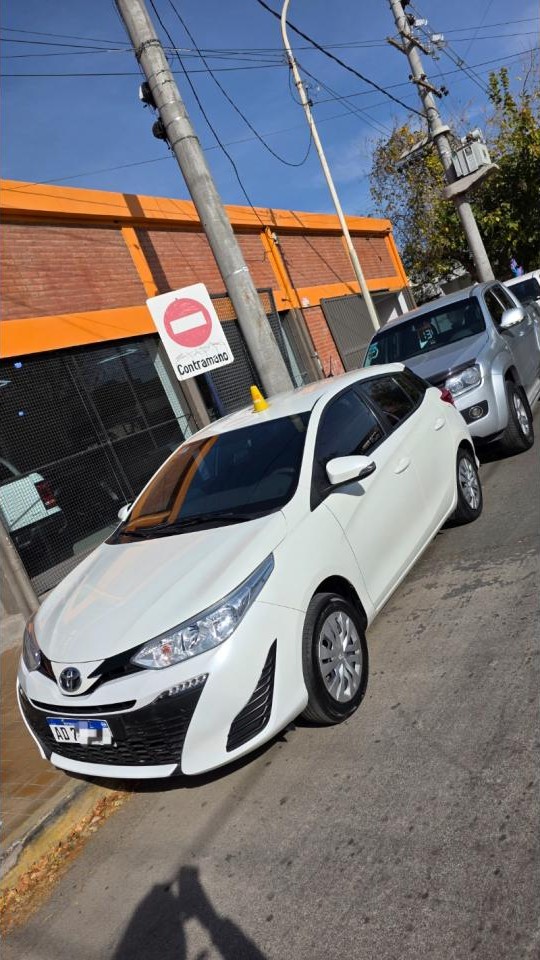Toyota Yaris Xs 5p 2019 Mt Caja 6ta
