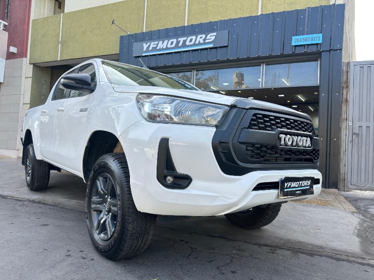 Toyota Hilux Sr 2.8 4x4 2023 70.000km