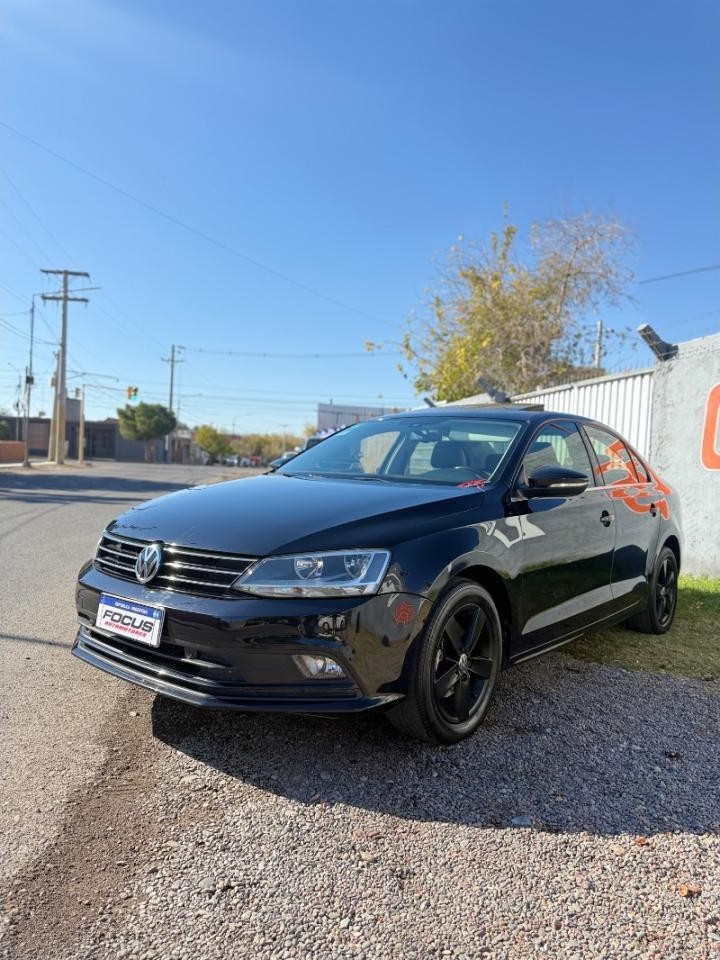 Volkswagen Vento Luxury Mt - 2016 - Impecable