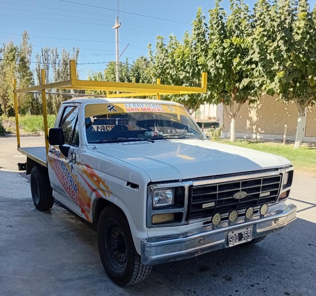 Ford F100 De Luxe 1983