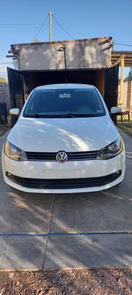 Volkswagen Voyage Highline 2015