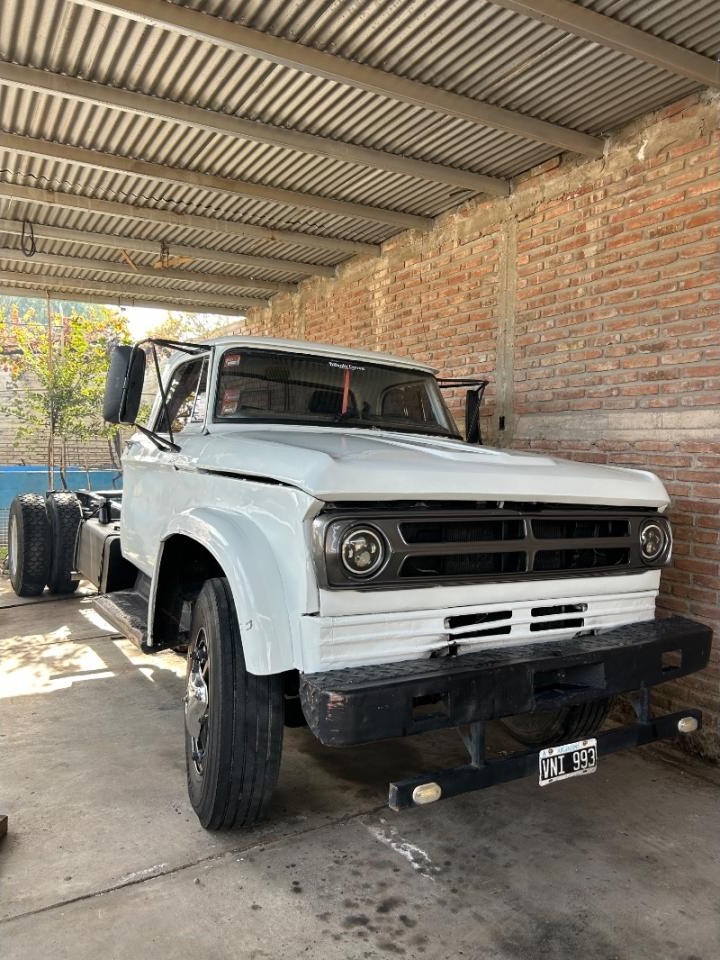 Dodge 800 Mod 79 Frenos De Aire. Titular. Llantas Sin Cámaras Todas
