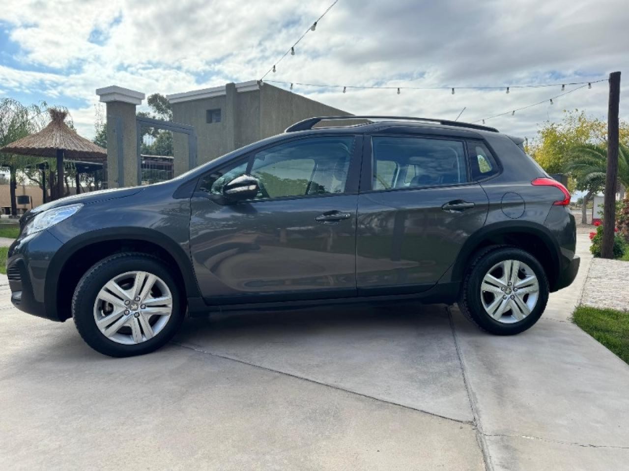 Peugeot 2008 Allure 1.6 2021- 29.000km Impecable