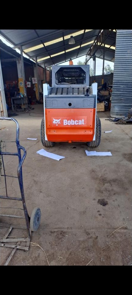 Minicargadora Bobcat 653
