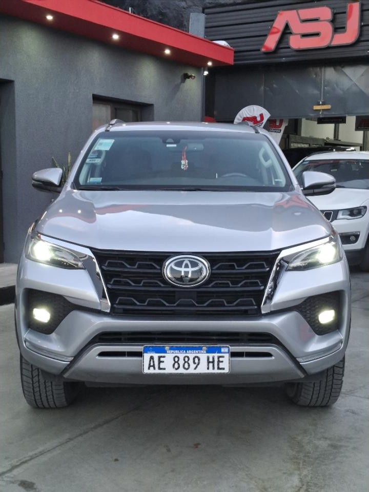 Toyota Hilux Sw4 2.8 Srx 177cv 4x4 7as At 2021 90000km Impecable