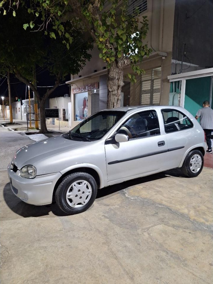 Chevrolet Corsa 3p