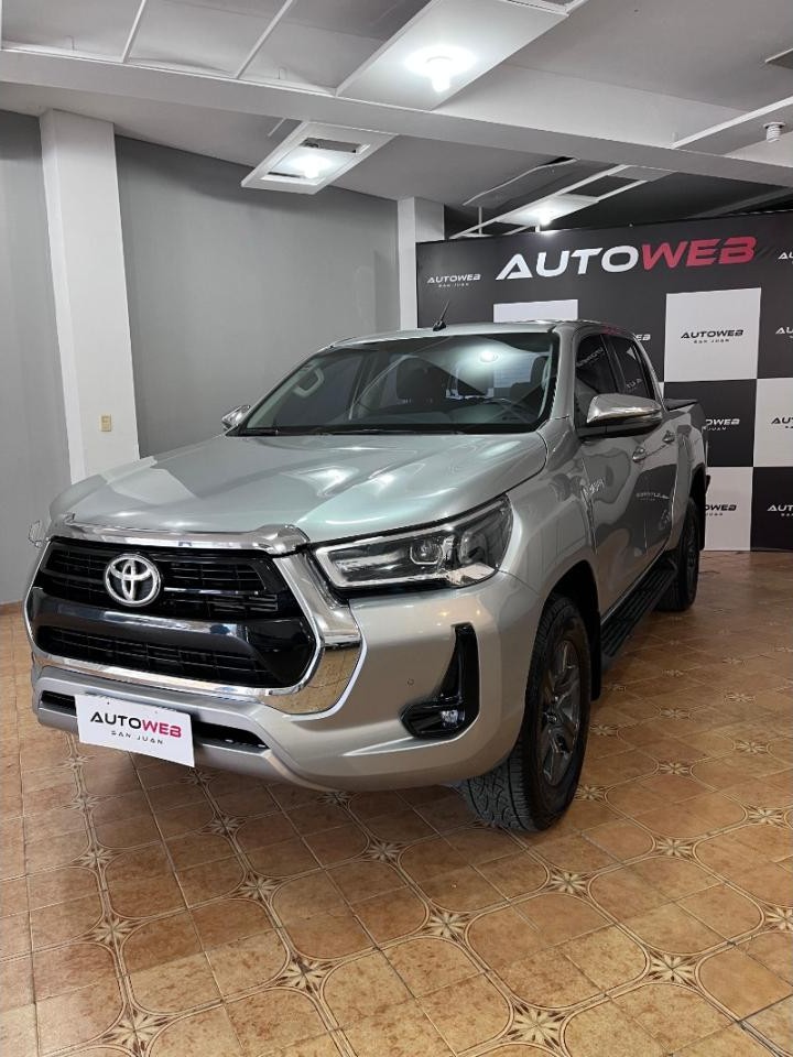 Toyota Hilux Srv 4x2 At 2022