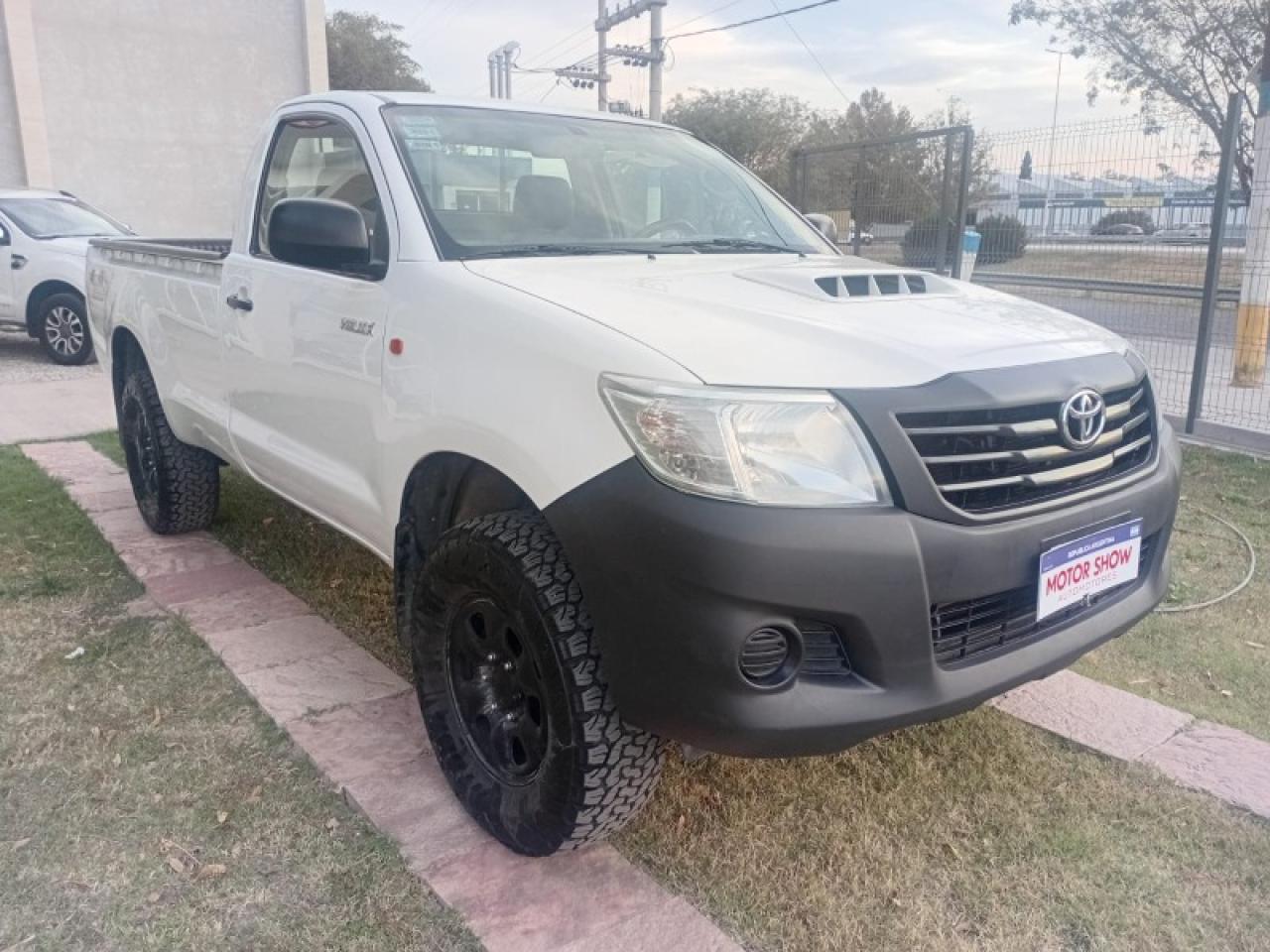 Toyota Hilux Dx Pack C/s 4x4
