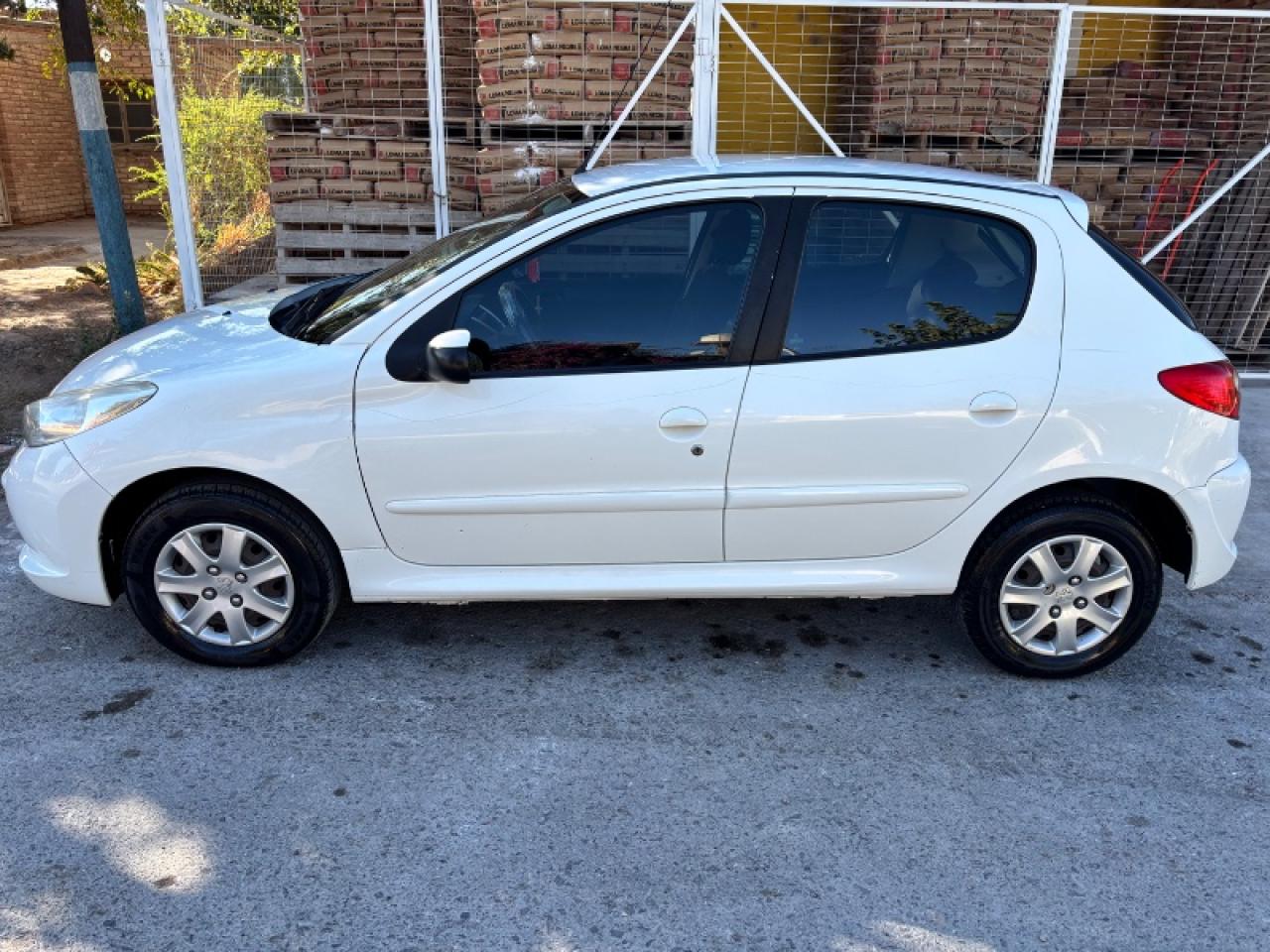Peugeot 207 Año 2014