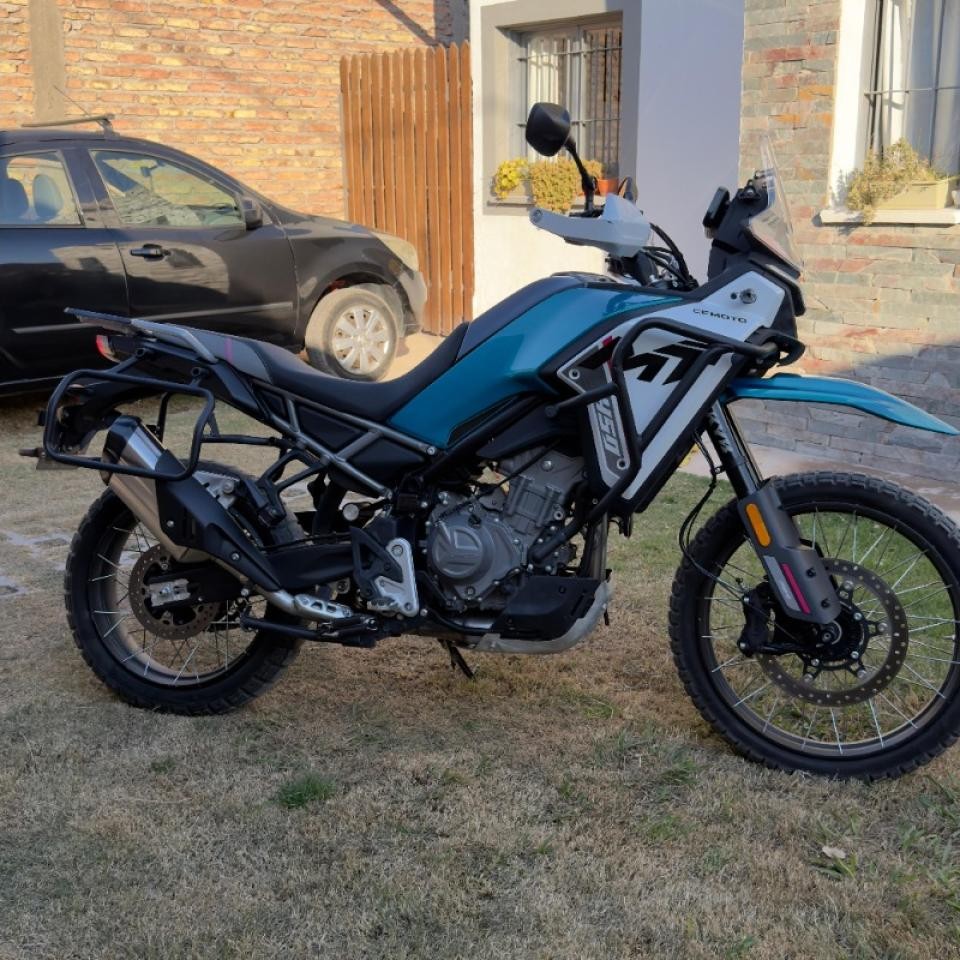 Cfmoto 450mt 2025 6.500km único Dueño Impecable
