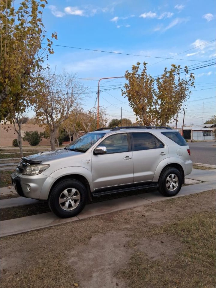 Toyota Hillux Sw4 Cuero Automática 2006